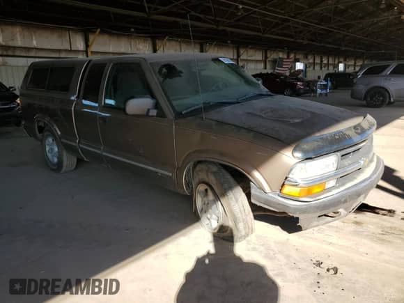 2002 Chevrolet S-10 LS z VIN 1GCDT19W128235954, wystawiony jako Copart lot #91596765 z przebiegiem 277 489 mil mil oraz Szkoda całkowita • Salvage title. Historia ofert i sprzedaży dostępna na DreamBid. Obrazek 4.
