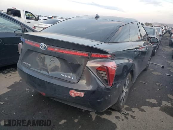 ✅ 2018 Toyota Mirai • VIN: JTDBVRBD8JA004453 • Lot: 70790272. Wystawiony na Copart z przebiegiem 84 516 mil. Bezpłatny archiwum sprzedaży aukcyjnych z USA i szczegółowy raport historii pojazdu na DreamBid. Zdjęcie 3.