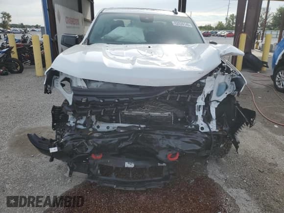 ✅ 2025 Chevrolet Silverado 1500 LT Trail Boss • VIN: 3GCUKFE87SG260018 • Лот: 82039145. Опубликован ранее на Copart с пробегом 624 миль. Бесплатный доступ к архиву аукционных продаж из США и подробный отчёт об истории автомобиля на DreamBid. Изображение 5.