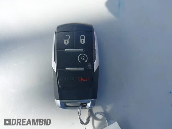 ✅ 2022 Ram 2500 Tradesman • VIN: 3C6MR5AJ3NG139397 • Lot: 43267574. Wystawiony na IAAI z przebiegiem 36 655 mil. Bezpłatny archiwum sprzedaży aukcyjnych z USA i szczegółowy raport historii pojazdu na DreamBid. Zdjęcie 11.