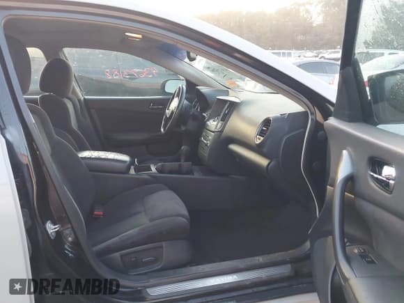 ✅ 2014 Nissan Maxima SV • VIN: 1N4AA5AP5EC481191 • Lot: 43673188. Wystawiony na IAAI z przebiegiem 182 595 mil. Bezpłatny archiwum sprzedaży aukcyjnych z USA i szczegółowy raport historii pojazdu na DreamBid. Zdjęcie 5.