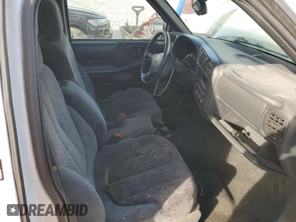 ✅ 1998 GMC Sonoma SLS • VIN: 1GTCS14W3W8516021 • Лот: 47306485. Опубликован ранее на Copart с пробегом 102 709 миль. Бесплатный доступ к архиву аукционных продаж из США и подробный отчёт об истории автомобиля на DreamBid. Изображение 10.