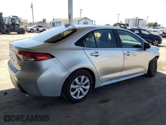 ✅ 2024 Toyota Corolla Hybrid LE • VIN: JTDBCMFE4R3067898 • Лот: 82598765. Опубликован ранее на Copart с пробегом 3 769 миль. Бесплатный доступ к архиву аукционных продаж из США и подробный отчёт об истории автомобиля на DreamBid. Изображение 3.