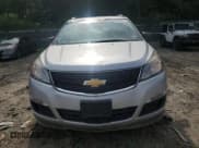 ✅ 2017 Chevrolet Traverse LS • VIN: 1GNKVFED8HJ250642 • Lot: 63748414. Wystawiony na Copart z przebiegiem 102 838 mil. Bezpłatny archiwum sprzedaży aukcyjnych z USA i szczegółowy raport historii pojazdu na DreamBid. Zdjęcie 5.