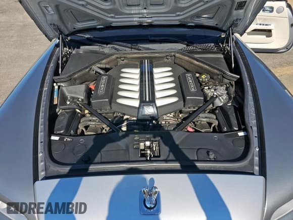 ✅ 2016 Rolls-Royce Wraith • VIN: SCA665C58GUX86329 • Lot: 91426595. Wystawiony na Copart z przebiegiem 38 522 mil. Bezpłatny archiwum sprzedaży aukcyjnych z USA i szczegółowy raport historii pojazdu na DreamBid. Zdjęcie 7.