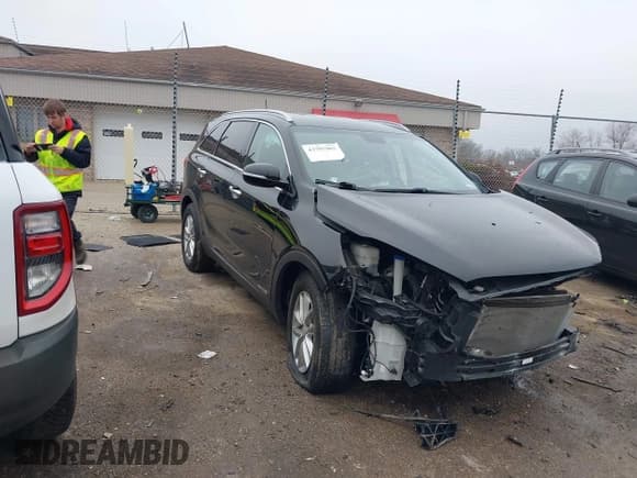 ✅ 2017 Kia Sorento LX • VIN: 5XYPGDA53HG195741 • Lot: 43797985. Listed on IAAI with 50,482 mi. Free auction sales archive from the USA and detailed vehicle history report at DreamBid. Image 1.