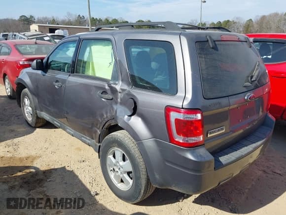 ✅ 2009 Ford Escape XLS • VIN: 1FMCU027X9KD07605 • Lot: 41849188. Wystawiony na IAAI z przebiegiem 166 363 mil. Bezpłatny archiwum sprzedaży aukcyjnych z USA i szczegółowy raport historii pojazdu na DreamBid. Zdjęcie 3.