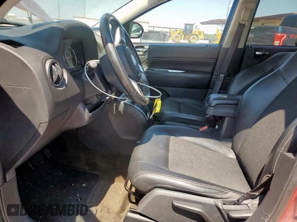 ✅ 2016 Jeep Compass Latitude • VIN: 1C4NJCEA7GD773735 • Лот: 71668755. Опубликован ранее на Copart с пробегом 170 559 миль. Бесплатный доступ к архиву аукционных продаж из США и подробный отчёт об истории автомобиля на DreamBid. Изображение 7.