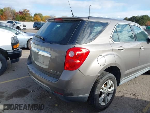 ✅ 2010 Chevrolet Equinox LS • VIN: 2CNFLCEW5A6344718 • Лот: 43639262. Опубликован ранее на IAAI с пробегом 186 888 миль. Бесплатный доступ к архиву аукционных продаж из США и подробный отчёт об истории автомобиля на DreamBid. Изображение 4.