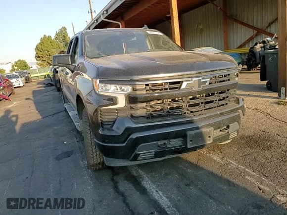 ✅ 2022 Chevrolet Silverado 1500 RST • VIN: 2GCUDEED2N1517956 • Lot: 69845685. Wystawiony na Copart z przebiegiem 49 594 mil. Bezpłatny archiwum sprzedaży aukcyjnych z USA i szczegółowy raport historii pojazdu na DreamBid. Zdjęcie 13.