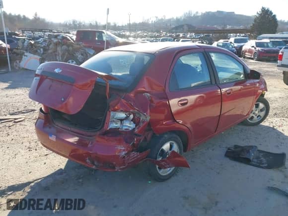 2006 Chevrolet Aveo LS z VIN KL1TD56656B614590, wystawiony jako IAAI lot #41223755 z przebiegiem Nie podano mil oraz . Historia ofert i sprzedaży dostępna na DreamBid. Obrazek 4.