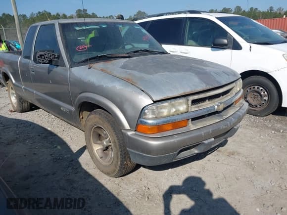 ✅ 1998 Chevrolet S-10 LS • VIN: 1GCCS19WXWK269740 • Лот: 41341383. Опубликован ранее на IAAI с пробегом 204 950 миль. Бесплатный доступ к архиву аукционных продаж из США и подробный отчёт об истории автомобиля на DreamBid. Изображение 1.
