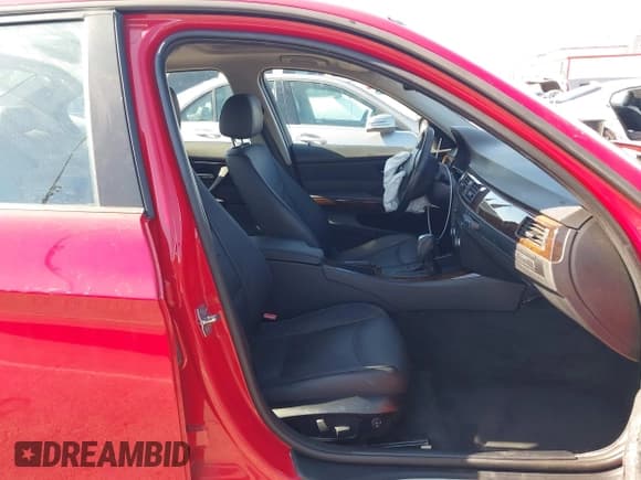 ✅ 2011 BMW 3 Series 328i • VIN: WBAPH5C54BA442396 • Lot: 42899649. Listed on IAAI with 88,261 mi. Free auction sales archive from the USA and detailed vehicle history report at DreamBid. Image 5.