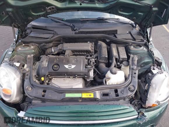 2011 MINI Hardtop with VIN WMWSU3C58BT091720, listed as a IAAI auction lot 42875190 with 60,918 mi miles and . Bid and sale history available at DreamBid. Image 10.