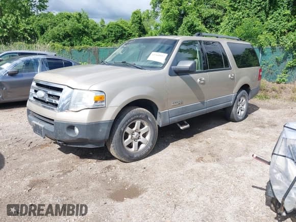 ✅ 2007 Ford Expedition Max XLT • VIN: 1FMFK16587LA98583 • Лот: 42310357. Опубликован ранее на IAAI с пробегом Не указан. Бесплатный доступ к архиву аукционных продаж из США и подробный отчёт об истории автомобиля на DreamBid. Изображение 17.
