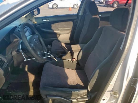 ✅ 2004 Honda Accord DX • VIN: 1HGCM55134A010345 • Lot: 67765325. Wystawiony na Copart z przebiegiem Nie podano. Bezpłatny archiwum sprzedaży aukcyjnych z USA i szczegółowy raport historii pojazdu na DreamBid. Zdjęcie 7.