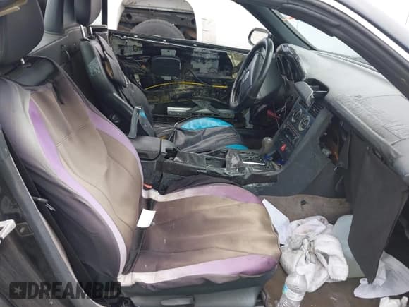 ✅ 1999 Mercedes-Benz SLK 230/320 • VIN: WDBKK47F0XF086064 • Лот: 42380513. Опубликован ранее на IAAI с пробегом 166 381 миль. Бесплатный доступ к архиву аукционных продаж из США и подробный отчёт об истории автомобиля на DreamBid. Изображение 5.