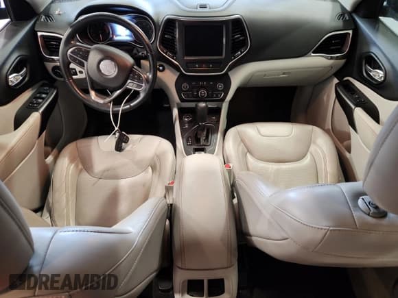 ✅ 2021 Jeep Cherokee Latitude Lux • VIN: 1C4PJMMX8MD110626 • Lot: 92997695. Listed on Copart with 120,011 mi. Free auction sales archive from the USA and detailed vehicle history report at DreamBid. Image 8.