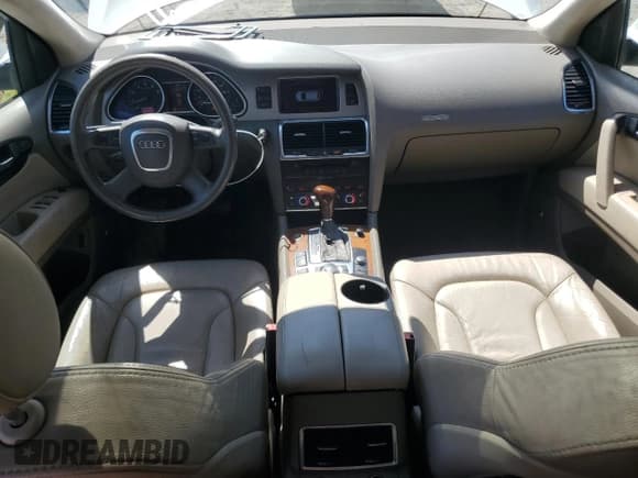 ✅ 2008 Audi Q7 Premium • VIN: WA1BV74L18D016780 • Lot: 70465544. Listed on Copart with 186,904 mi. Free auction sales archive from the USA and detailed vehicle history report at DreamBid. Image 8.