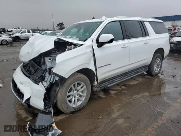 2024 Chevrolet Suburban LT z VIN 1GNSCCKD5RR271685, wystawiony jako Copart lot #85882484 z przebiegiem Nie podano mil oraz Szkoda całkowita • Salvage title. Historia ofert i sprzedaży dostępna na DreamBid. Obrazek 1.