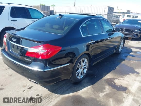 ✅ 2013 Hyundai Genesis 3.8L • VIN: KMHGC4DD2DU228313 • Лот: 42173874. Опубликован ранее на IAAI с пробегом 101 504 миль. Бесплатный доступ к архиву аукционных продаж из США и подробный отчёт об истории автомобиля на DreamBid. Изображение 4.