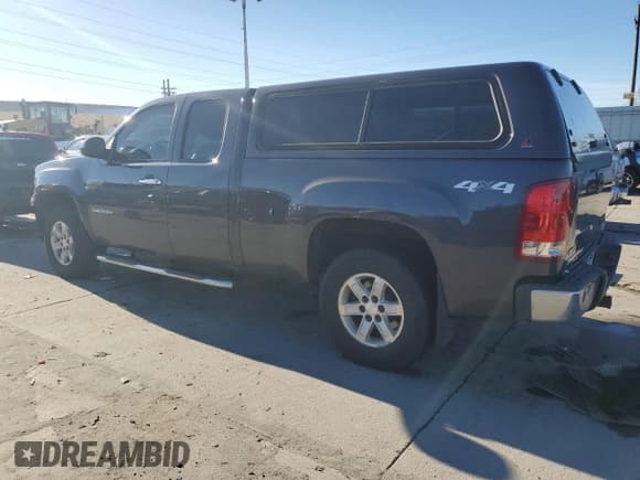 ✅ 2010 GMC Sierra 1500 • VIN: 1GTYKWE25AZ287603 • Lot: 79926284. Wystawiony na Copart z przebiegiem 122 683 mil. Bezpłatny archiwum sprzedaży aukcyjnych z USA i szczegółowy raport historii pojazdu na DreamBid. Zdjęcie 2.