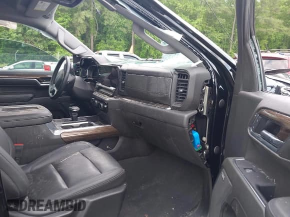 ✅ 2022 Chevrolet Silverado 1500 LT Trail Boss • VIN: 3GCUDFEDXNG527387 • Lot: 42269841. Wystawiony na IAAI z przebiegiem Nie podano. Bezpłatny archiwum sprzedaży aukcyjnych z USA i szczegółowy raport historii pojazdu na DreamBid. Zdjęcie 5.