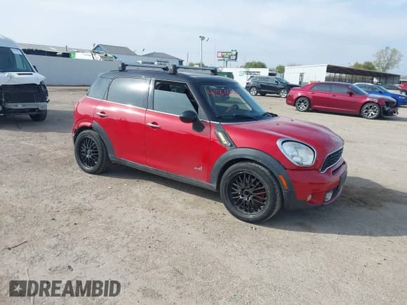 ✅ 2013 MINI Countryman S ALL4 • VIN: WMWZC5C56DWP31910 • Lot: 43878223. Listed on IAAI with 188,190 mi. Free auction sales archive from the USA and detailed vehicle history report at DreamBid. Image 1.