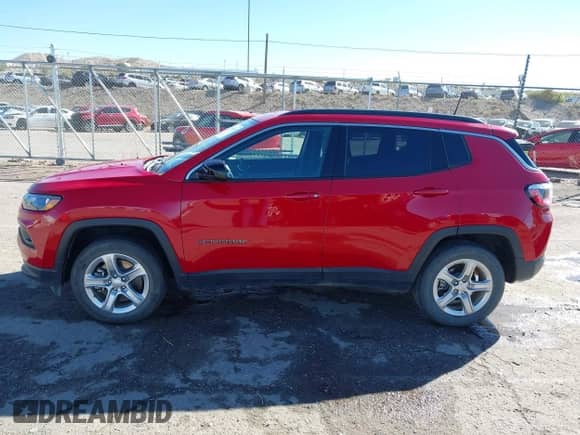 2024 Jeep Compass Latitude с VIN 3C4NJDBN4RT606064, выставлен на аукционе IAAI как лот 43513857 с пробегом Не указан миль и . История ставок и продаж доступна на DreamBid. Изображение 14.