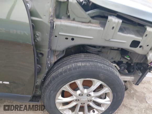 ✅ 2019 Jeep Cherokee Latitude • VIN: 1C4PJLCB0KD357703 • Lot: 42238118. Wystawiony na IAAI z przebiegiem 150 359 mil. Bezpłatny archiwum sprzedaży aukcyjnych z USA i szczegółowy raport historii pojazdu na DreamBid. Zdjęcie 17.