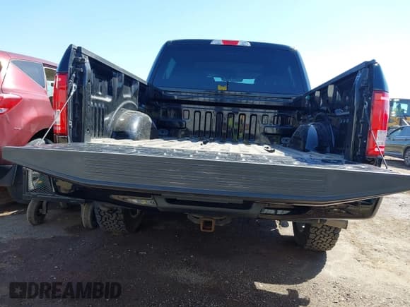 ✅ 2017 Ford F-150 XL • VIN: 1FTEW1EP1HFB84843 • Лот: 41774804. Опубликован ранее на IAAI с пробегом 138 748 миль. Бесплатный доступ к архиву аукционных продаж из США и подробный отчёт об истории автомобиля на DreamBid. Изображение 17.