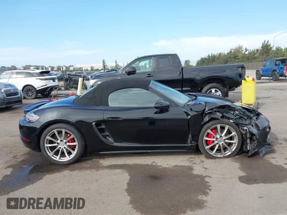 ✅ 2017 Porsche 718 Boxster S • VIN: WP0CB2A89HS241269 • Lot: 43599737. Wystawiony na IAAI z przebiegiem 19 139 mil. Bezpłatny archiwum sprzedaży aukcyjnych z USA i szczegółowy raport historii pojazdu na DreamBid. Zdjęcie 13.
