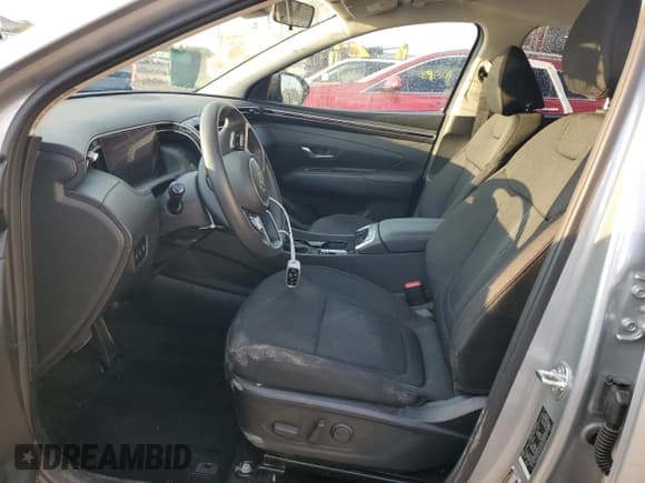 ✅ 2024 Hyundai Tucson SEL • VIN: 5NMJB3DE0RH428797 • Lot: 73627974. Wystawiony na Copart z przebiegiem 8 325 mil. Bezpłatny archiwum sprzedaży aukcyjnych z USA i szczegółowy raport historii pojazdu na DreamBid. Zdjęcie 7.