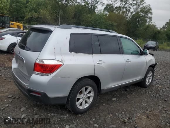 ✅ 2011 Toyota Highlander • VIN: 5TDBK3EH5BS062383 • Лот: 80079395. Опубликован ранее на Copart с пробегом 91 963 миль. Бесплатный доступ к архиву аукционных продаж из США и подробный отчёт об истории автомобиля на DreamBid. Изображение 3.