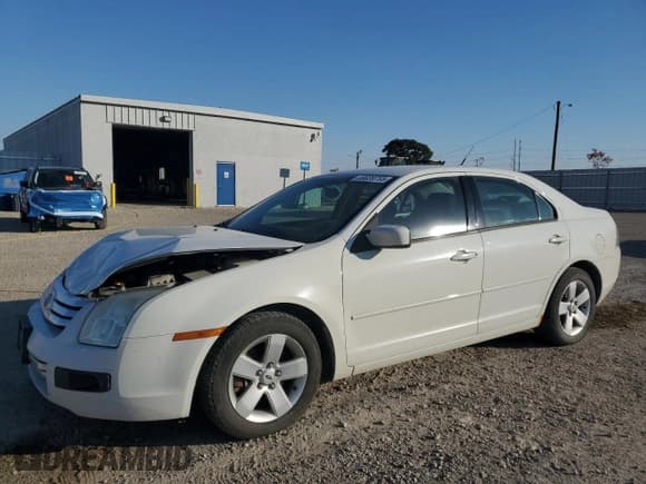 ✅ 2008 Ford Fusion SE • VIN: 3FAHP07Z88R239557 • Лот: 89839755. Опубликован ранее на Copart с пробегом 220 331 миль. Бесплатный доступ к архиву аукционных продаж из США и подробный отчёт об истории автомобиля на DreamBid. Изображение 1.