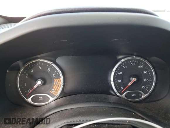 ✅ 2021 Jeep Renegade Latitude • VIN: ZACNJDBB0MPM39320 • Lot: 82616005. Wystawiony na Copart z przebiegiem Nie podano. Bezpłatny archiwum sprzedaży aukcyjnych z USA i szczegółowy raport historii pojazdu na DreamBid. Zdjęcie 9.