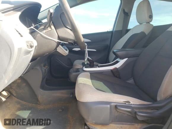 ✅ 2018 Chevrolet Bolt EV LT • VIN: 1G1FW6S06J4130599 • Lot: 46073005. Wystawiony na Copart z przebiegiem 385 954 mil. Bezpłatny archiwum sprzedaży aukcyjnych z USA i szczegółowy raport historii pojazdu na DreamBid. Zdjęcie 7.