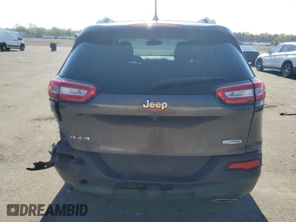✅ 2017 Jeep Cherokee 75th Anniversary Edition • VIN: 1C4PJMCS7HW505283 • Лот: 55504045. Опубликован ранее на Copart с пробегом 242 325 миль. Бесплатный доступ к архиву аукционных продаж из США и подробный отчёт об истории автомобиля на DreamBid. Изображение 6.