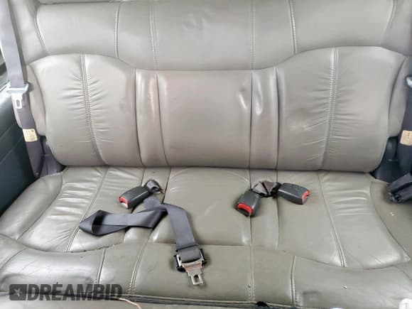 ✅ 2000 Chevrolet Suburban LS • VIN: 3GNFK16T6YG169305 • Лот: 80689625. Опубликован ранее на Copart с пробегом 204 160 миль. Бесплатный доступ к архиву аукционных продаж из США и подробный отчёт об истории автомобиля на DreamBid. Изображение 10.