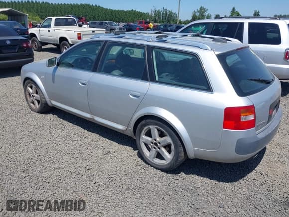 ✅ 2004 Audi allroad A6 V8 • VIN: WA1YL64B74N063348 • Lot: 42418546. Listed on IAAI with 186,855 mi. Free auction sales archive from the USA and detailed vehicle history report at DreamBid. Image 3.