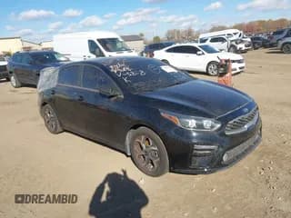 ✅ 2019 Kia Forte LXS • VIN: 3KPF24AD9KE135808 • Лот: 43601420. Опубликован ранее на IAAI с пробегом 99 814 миль. Бесплатный доступ к архиву аукционных продаж из США и подробный отчёт об истории автомобиля на DreamBid. Изображение 1.