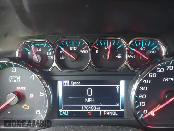 ✅ 2018 Chevrolet Tahoe LT • VIN: 1GNSKBKC2JR370635 • Lot: 43055000. Listed on IAAI with 178,193 mi. Free auction sales archive from the USA and detailed vehicle history report at DreamBid. Image 7.