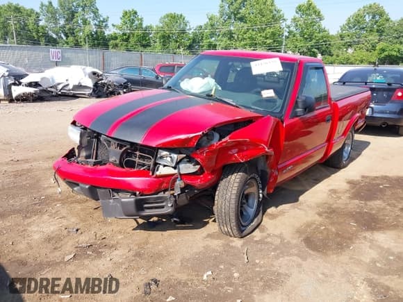 ✅ 2002 Chevrolet S-10 LS • VIN: 1GCCS145728190662 • Лот: 42476375. Опубликован ранее на IAAI с пробегом 162 907 миль. Бесплатный доступ к архиву аукционных продаж из США и подробный отчёт об истории автомобиля на DreamBid. Изображение 2.