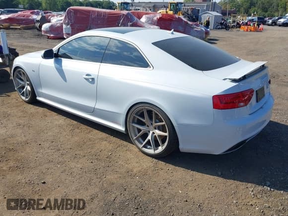 ✅ 2015 Audi RS 5 • VIN: WUAC6AFR2FA900380 • Lot: 43213179. Listed on IAAI with 73,772 mi. Free auction sales archive from the USA and detailed vehicle history report at DreamBid. Image 3.