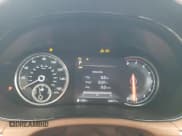 ✅ 2022 Genesis GV70 2.5T • VIN: KMUMADTB7NU070417 • Lot: 89463945. Wystawiony na Copart z przebiegiem 10 977 mil. Bezpłatny archiwum sprzedaży aukcyjnych z USA i szczegółowy raport historii pojazdu na DreamBid. Zdjęcie 9.