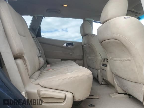 ✅ 2014 Nissan Pathfinder S • VIN: 5N1AR2MM1EC735798 • Lot: 57267215. Listed on Copart with 124,115 mi. Free auction sales archive from the USA and detailed vehicle history report at DreamBid. Image 11.