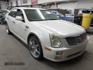 ✅ 2006 Cadillac STS • VIN: 1G6DC67A160153038 • Lot: 43161666. Wystawiony na IAAI z przebiegiem 98 804 mil. Bezpłatny archiwum sprzedaży aukcyjnych z USA i szczegółowy raport historii pojazdu na DreamBid. Zdjęcie 1.