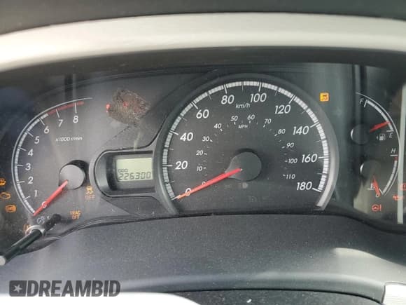 ✅ 2012 Toyota Sienna • VIN: 5TDZK3DC0CS233594 • Lot: 71744685. Wystawiony na Copart z przebiegiem 226 300 mil. Bezpłatny archiwum sprzedaży aukcyjnych z USA i szczegółowy raport historii pojazdu na DreamBid. Zdjęcie 9.