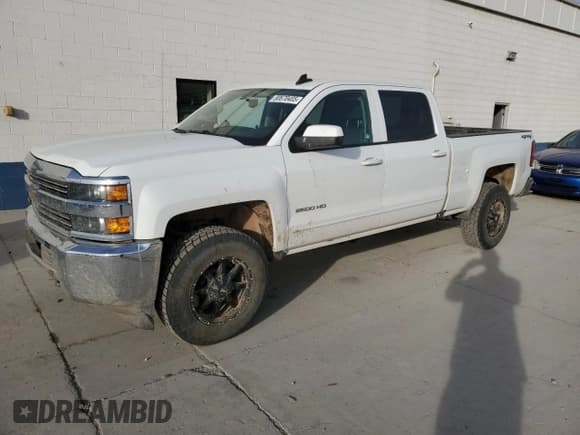 ✅ 2017 Chevrolet Silverado 2500HD LT • VIN: 1GC1KVEG3HF102838 • Лот: 90670405. Опубликован ранее на Copart с пробегом 117 870 миль. Бесплатный доступ к архиву аукционных продаж из США и подробный отчёт об истории автомобиля на DreamBid. Изображение 1.
