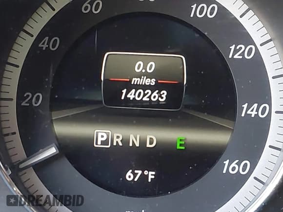 ✅ 2013 Mercedes-Benz E 350 • VIN: WDDKJ5KB1DF218099 • Lot: 43906123. Listed on IAAI with 140,263 mi. Free auction sales archive from the USA and detailed vehicle history report at DreamBid. Image 15.